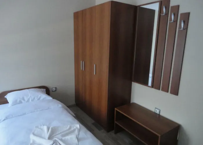 Къща за гости Casa Luba Sunny